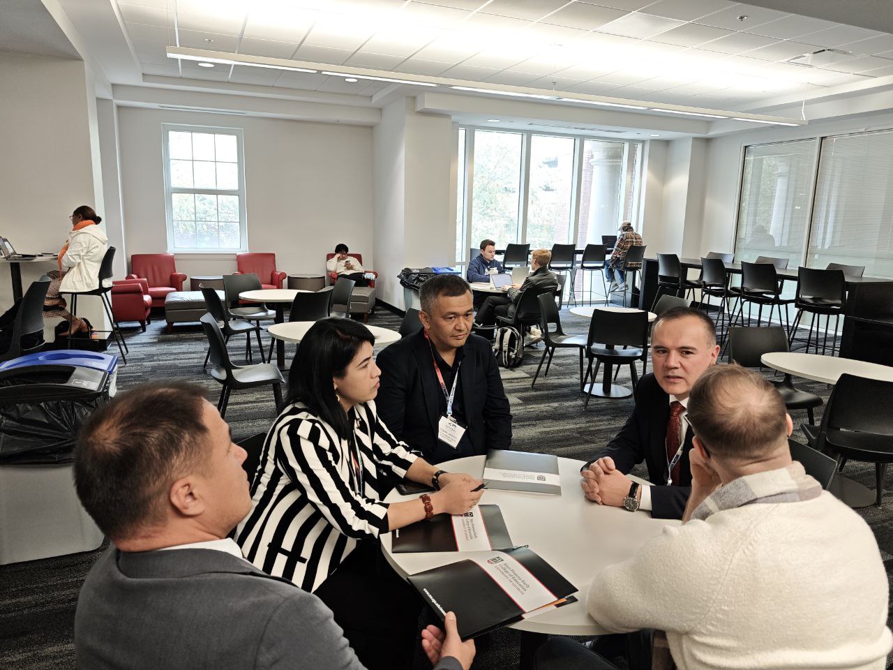 Yekaterina Rublevaning yalangoch kokraklari Yekaterina Rublevaning yalangoch kokraklari