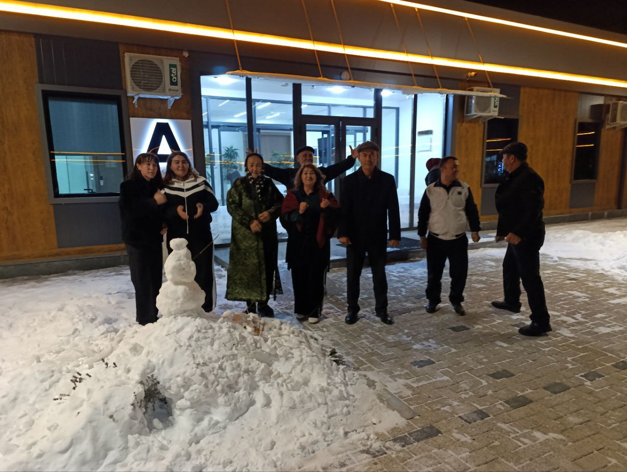 Xotinim boshqa erkakni sikishini hohlayman.