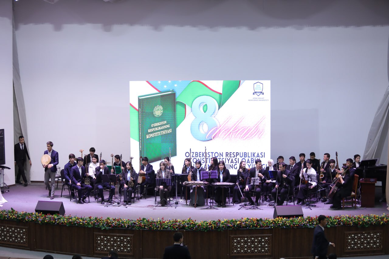 Universitetda Bosh Qomusimiz qabul qilinganligining 33-yilligi keng nishonlandi.