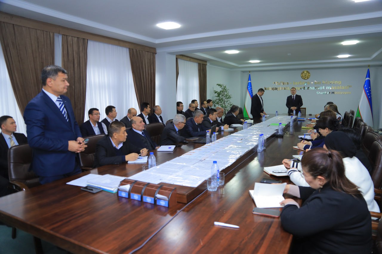 Universitetda kafedralar o‘rtasida tajriba almashinuvi yo‘lga qo‘yildi.