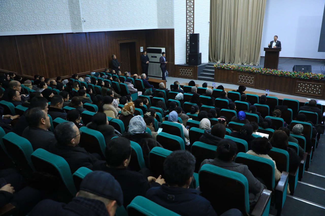 Jizzax davlat pedagogika universitetida uzluksiz kasbiy rivojlanish kuni doirasida ilmiy-amaliy seminar bo‘lib o‘tdi.