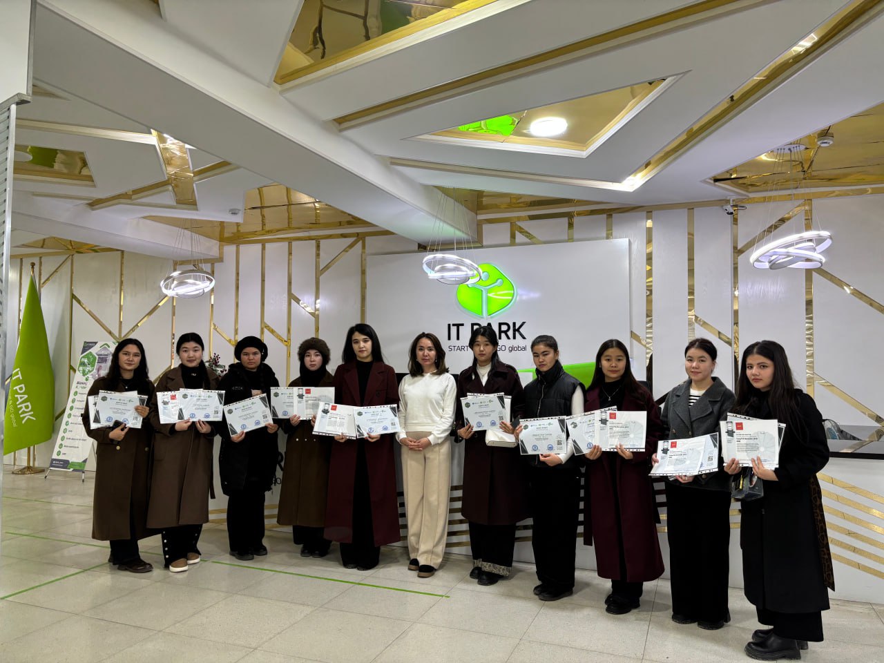 Aniq fanlar fakulteti talabalari xalqaro IT sertifikatlarni qo‘lga kiritdi.