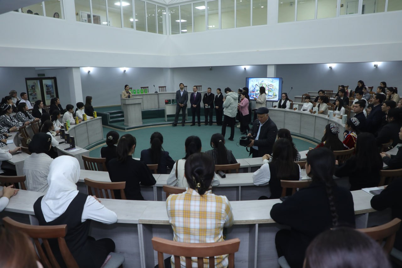 O‘zbekiston Yoshlar ishlari agentligi direktori Alisher Sa’dullayev Jizzax davlat pedagogika universitetiga tashrif buyurdi.