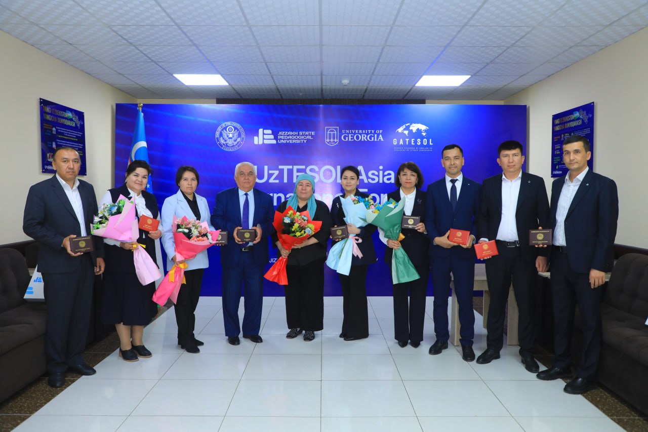 Заседание Совета ДжГПУ началось с церемонии награждения