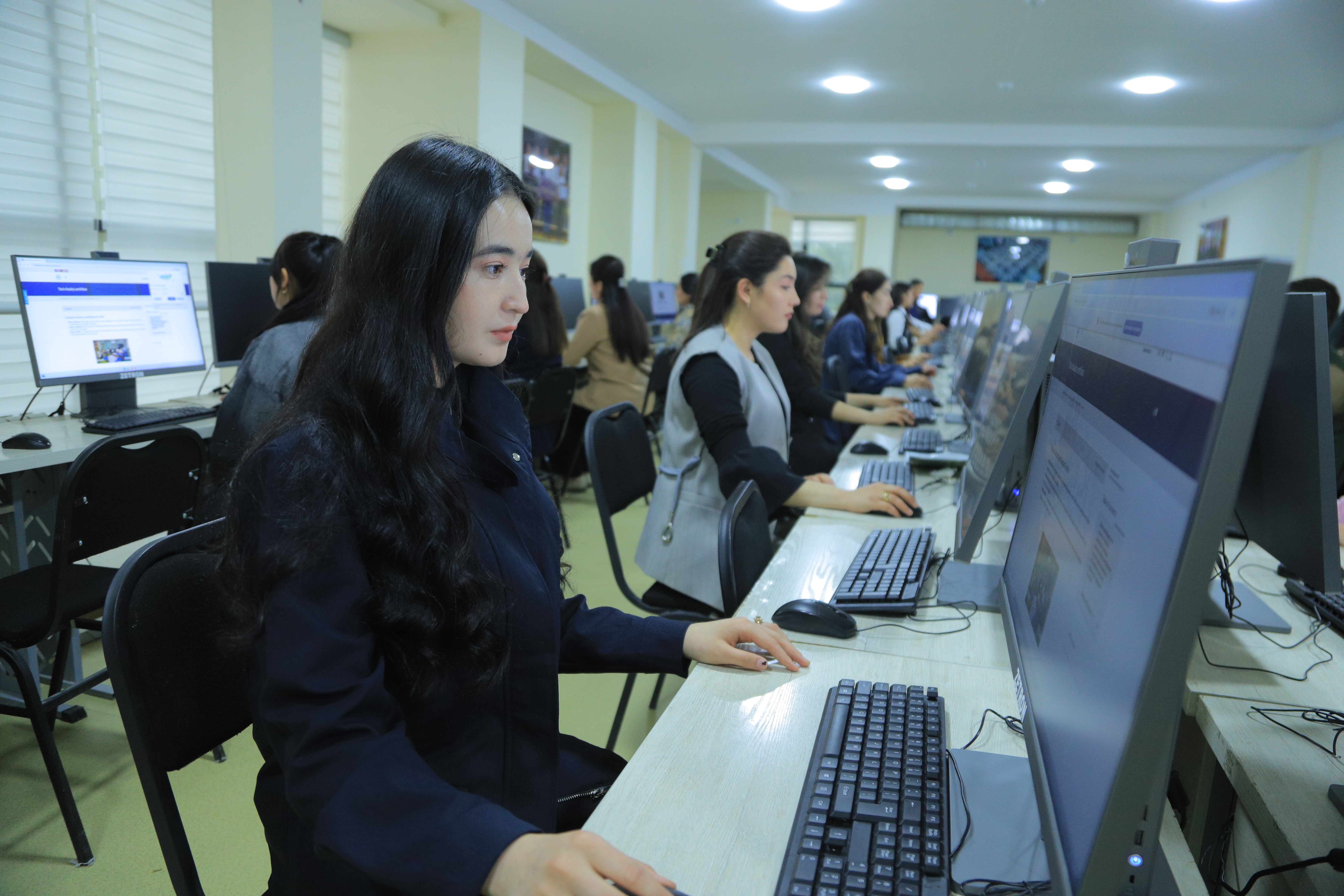 JDPUda kasbiy sertifikatlashga tayyorgarlik tizimli yo‘lga qo‘yildi.