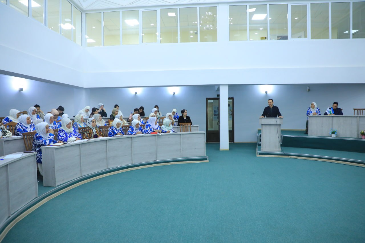 Yoshlar orasida diniy radikallashuvning oldini olish masalalari muhokama qilindi.