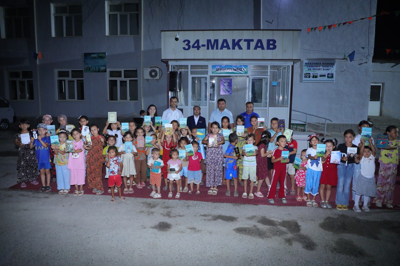 Jizzax davlat pedagogika universiteti jamoasi Sharof Rashidov tumanidagi 34-sonli maktabda boʻlishdi