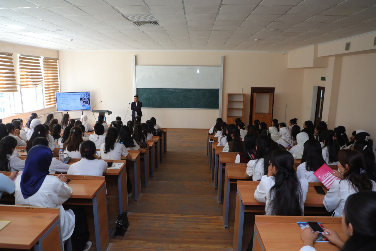 «Birinchi kurs maktabi» loyihasi doirasida uchrashuvlar davom etmoqda