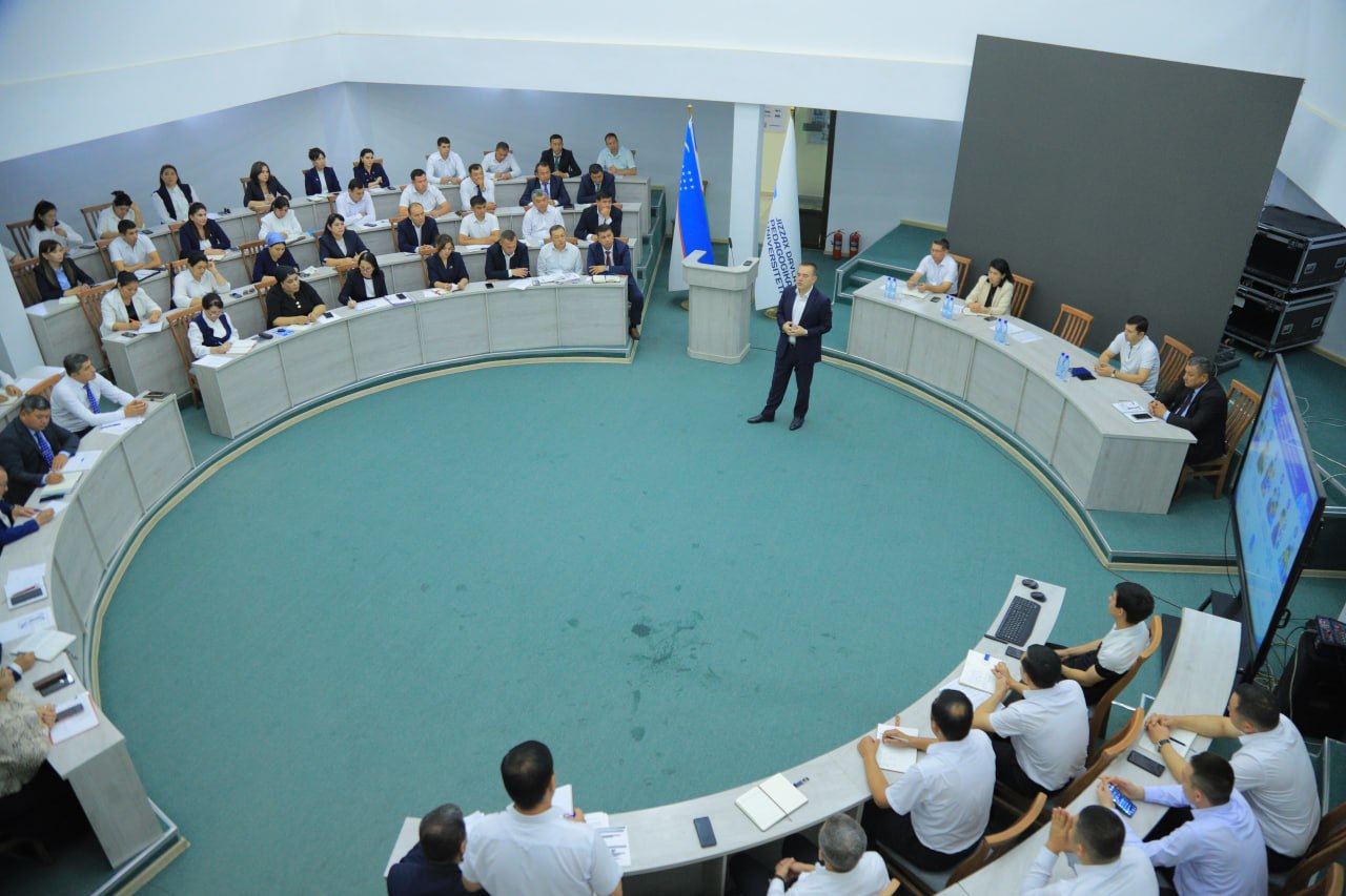 Talabalar bilan ishlash tizimini takomillashtirish masalalari muhokama qilindi